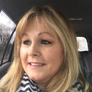 Meet your Posher, Debbie